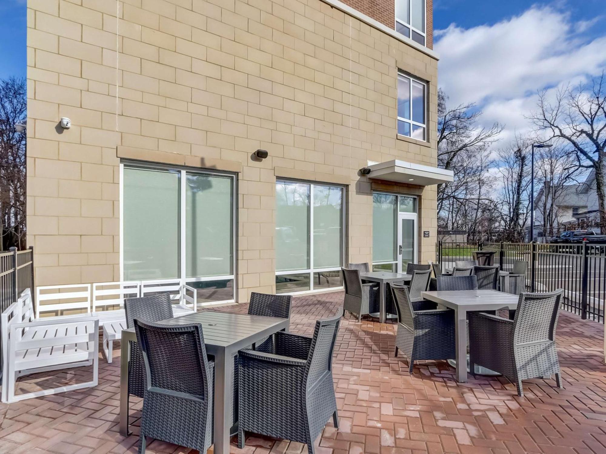Hampton Inn & Suites Cincinnati Midtown Rookwood Eksteriør bilde